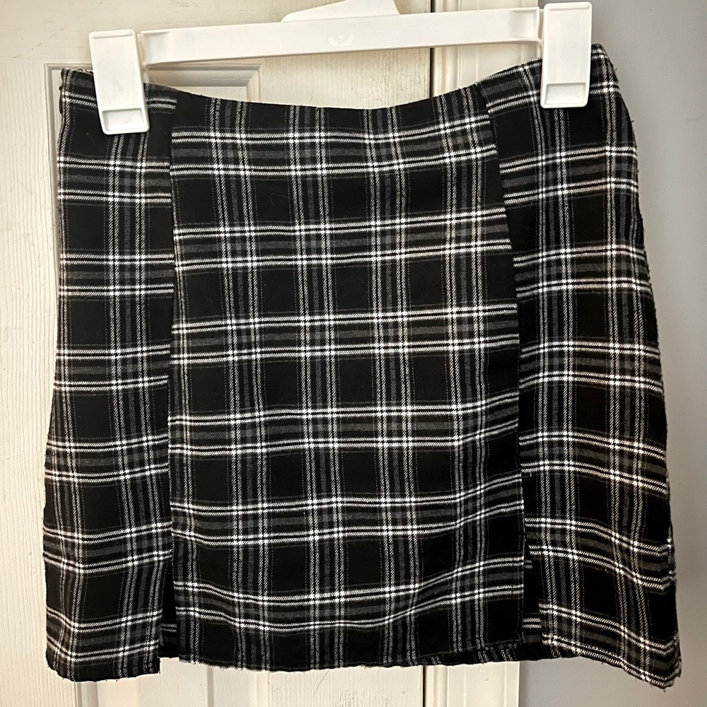 Shein Black and White Plaid Mini Skirt w/ Front Slits